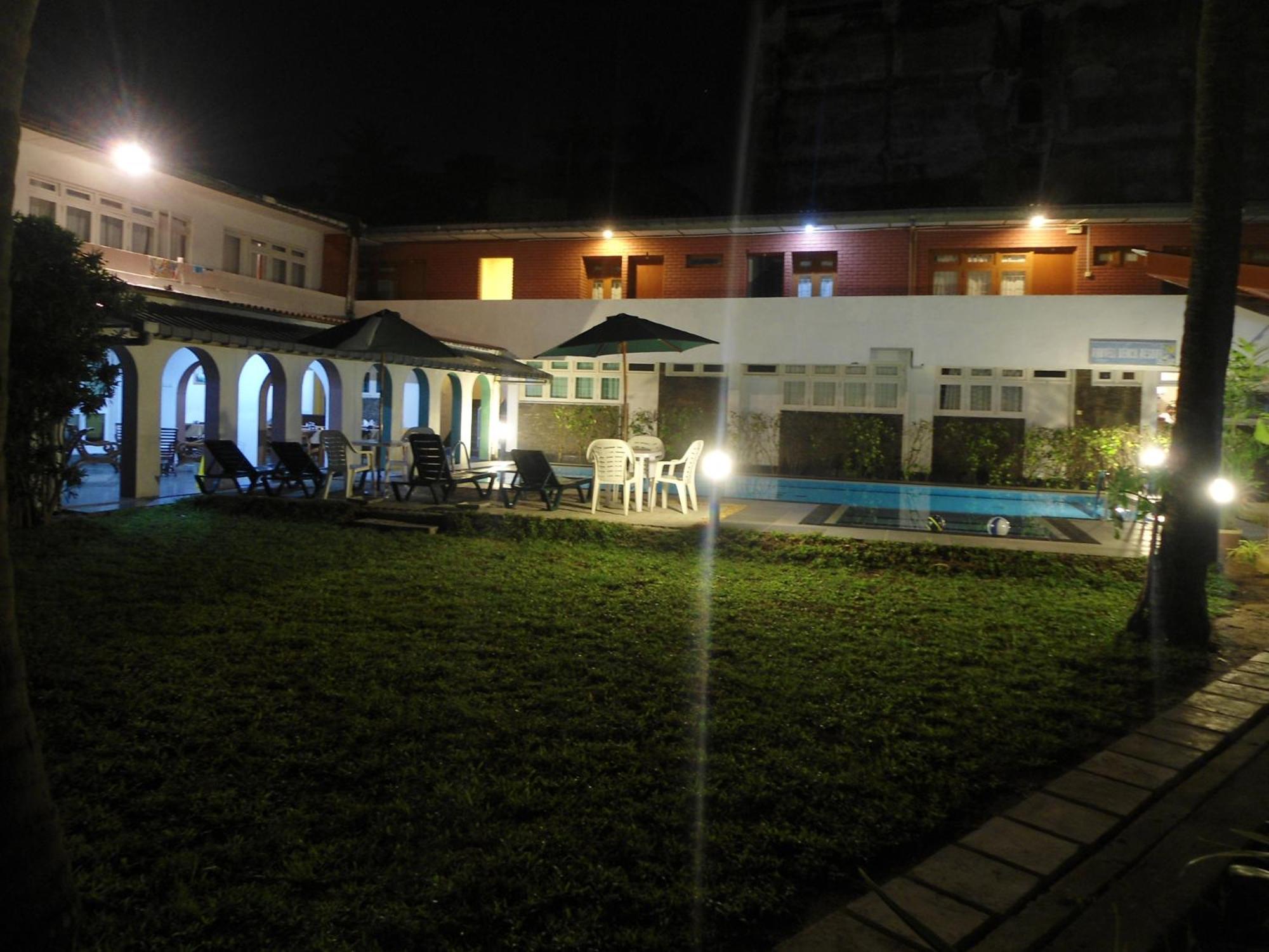 Ranveli Beach Hotel Dehiwala-Mount Lavinia Екстериор снимка
