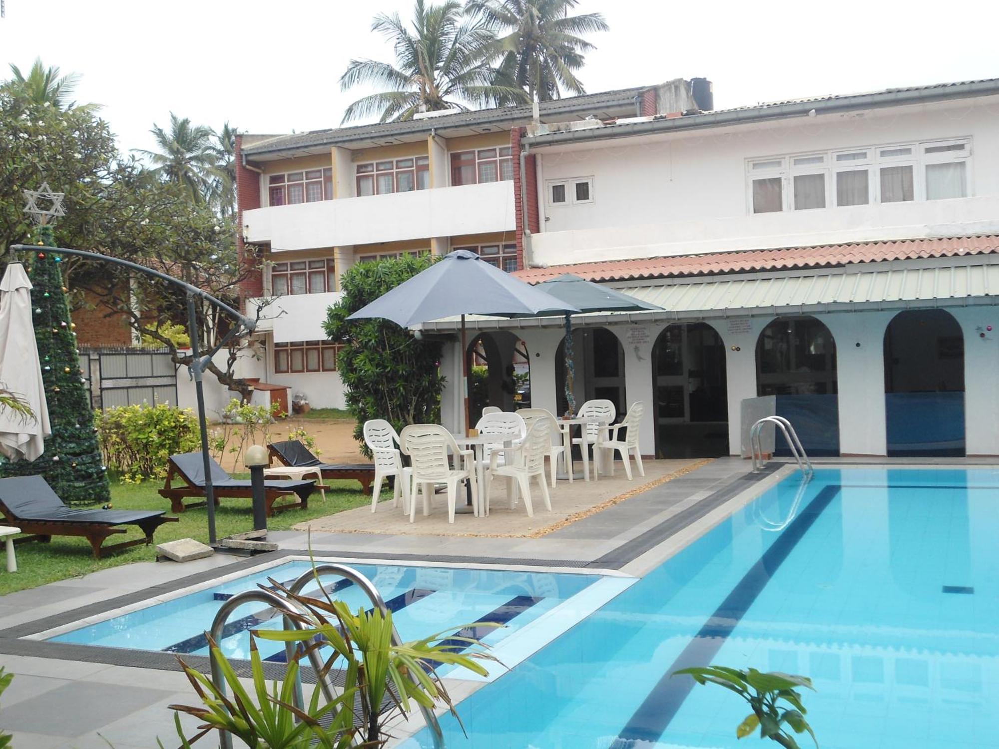 Ranveli Beach Hotel Dehiwala-Mount Lavinia Екстериор снимка