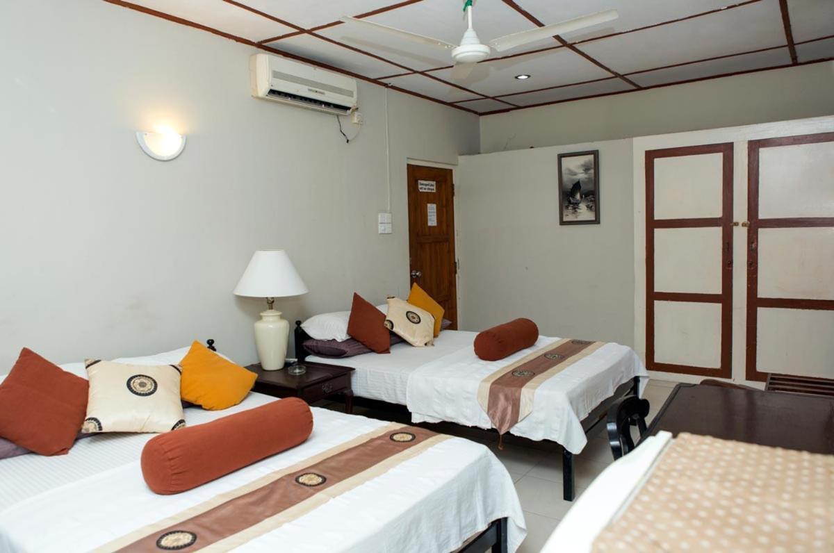 Ranveli Beach Hotel Dehiwala-Mount Lavinia Екстериор снимка