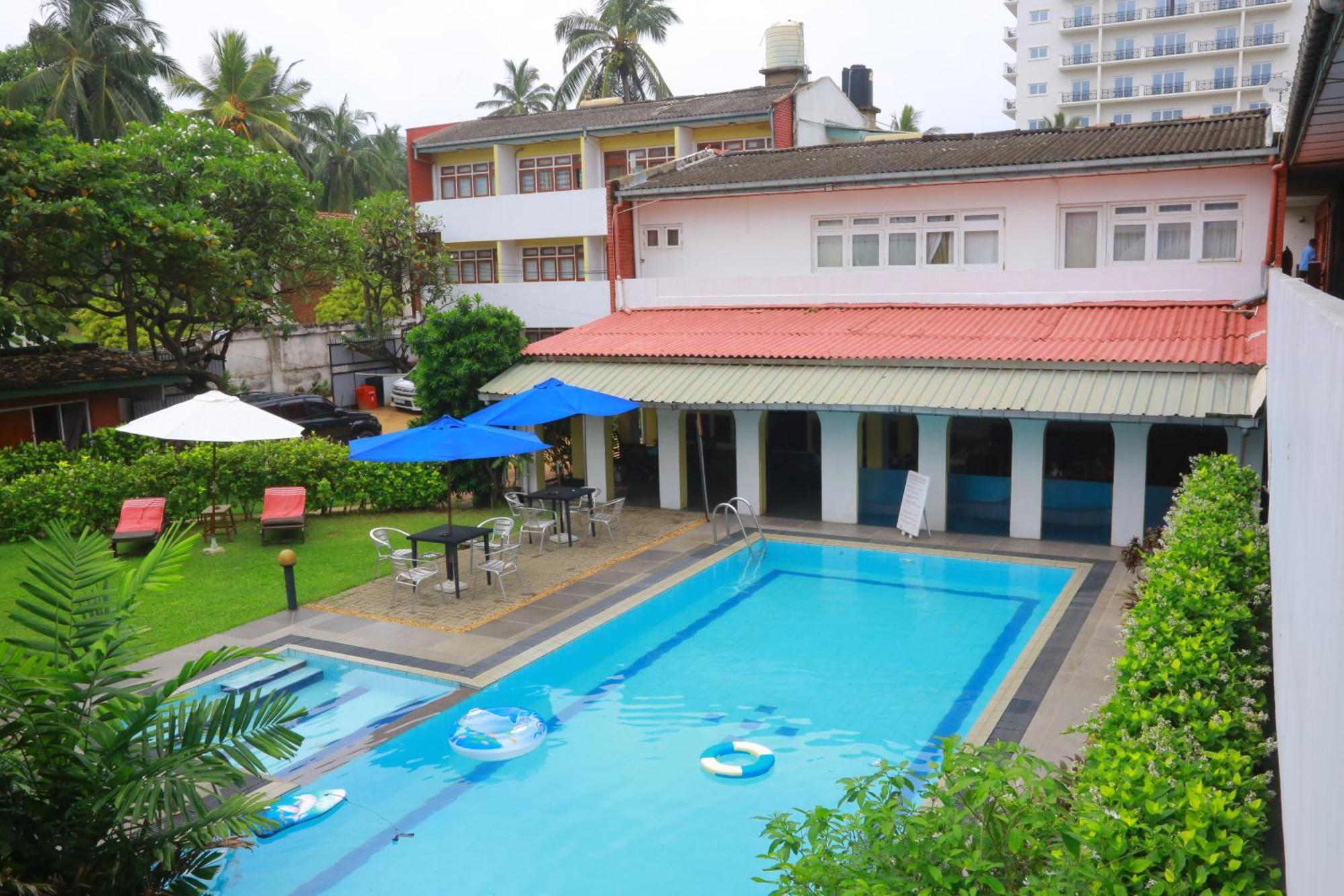 Ranveli Beach Hotel Dehiwala-Mount Lavinia Екстериор снимка