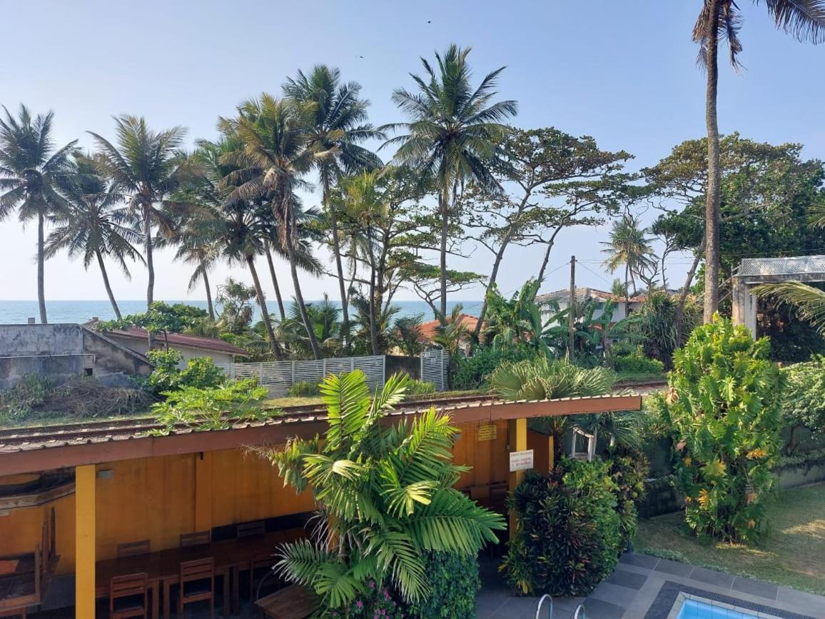 Ranveli Beach Hotel Dehiwala-Mount Lavinia Екстериор снимка