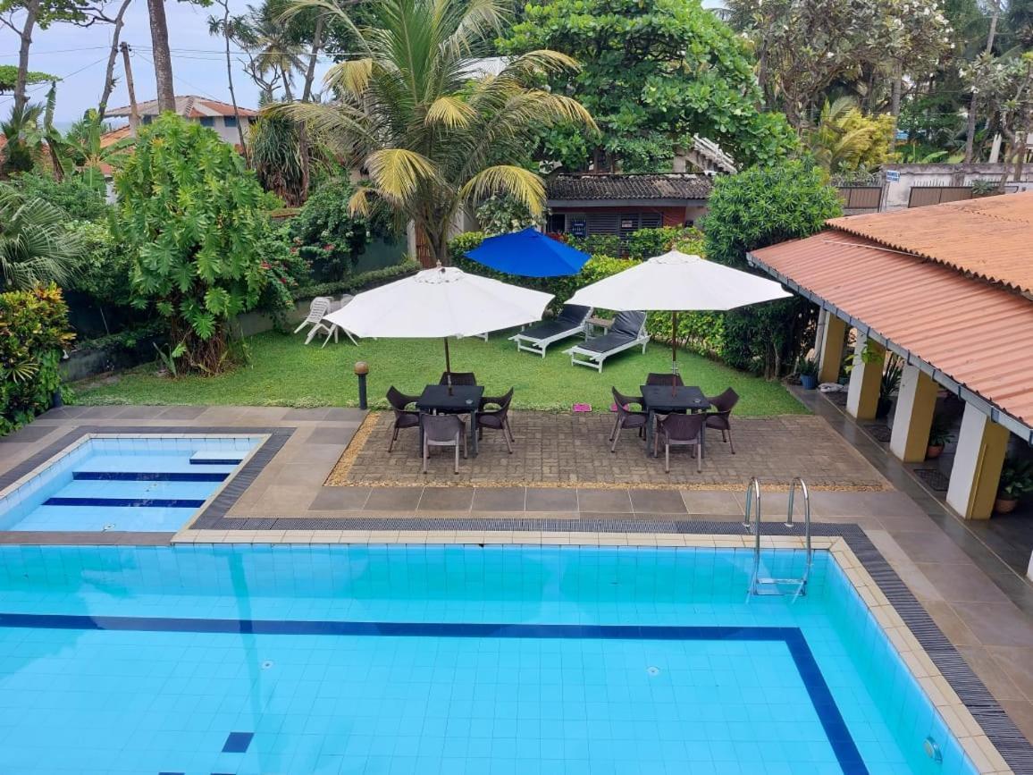 Ranveli Beach Hotel Dehiwala-Mount Lavinia Екстериор снимка